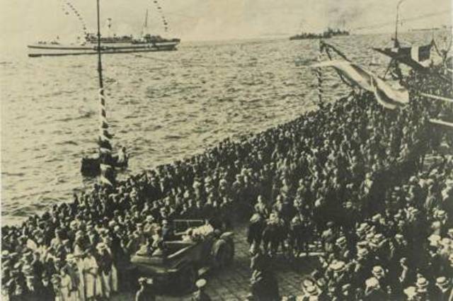 Εγκατάλειψη τελευταίων στρατιωτικών τμημάτων απ'τη Μ.Ασία