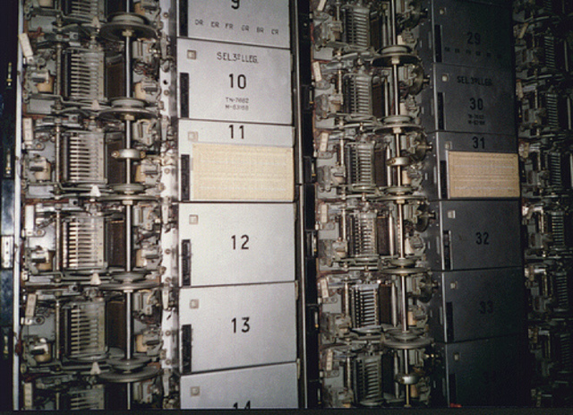 Aparatos y centrales telefónicas automáticas