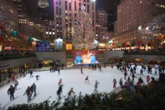 If Thomas Alva Edison hadn’t invented the light bulb, "Albor of Christmas" of Rockefeller Center wouldn’t have decorated with electric lights.