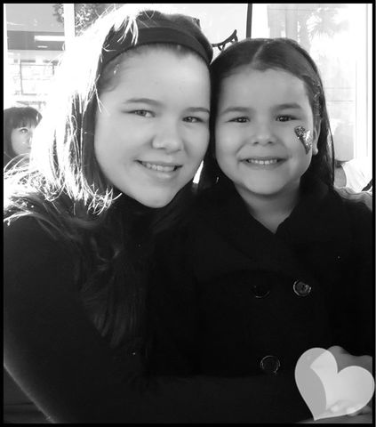 Nacimiento hermana menor.