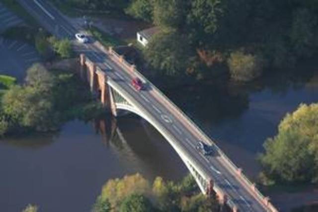 Holt Fleet bridge built