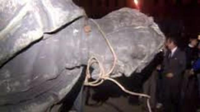 Nicholas II abdicates the throne