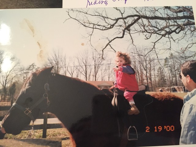 Monté una caballo por primera vez en 1999. Fue 18 meses.
