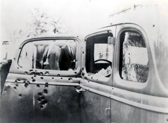 Bonnie and Clyde are finaly found and killed