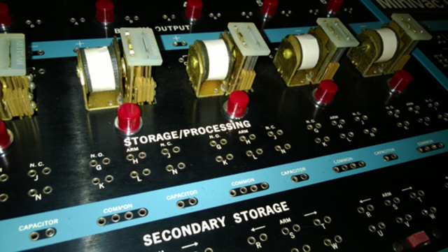 Computadoras  basadas  en transistores.