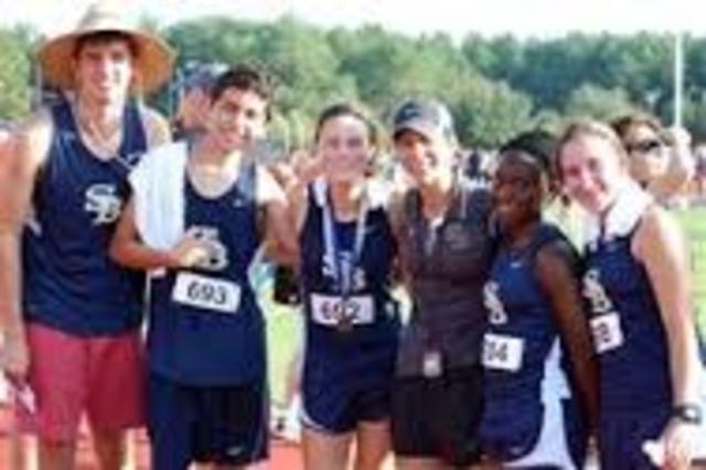 Ayer por la tarde, corrí con mis el quipo.