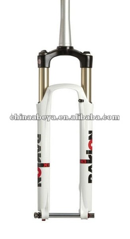 La primera suspensión delantera