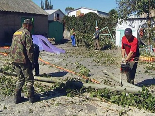 В бердянском детсаду №1 ликвидировали последствия стихии.