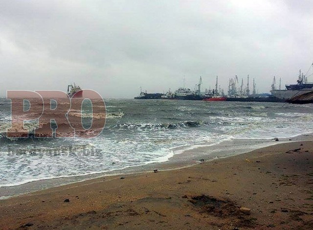 На мель в районе первого пляжа село рыболовецкой судно «Граф Воронцов»