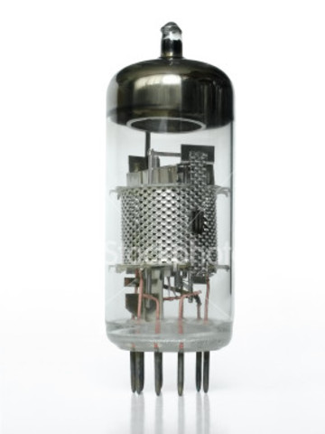 Vacuum tubes were used instead of transistors