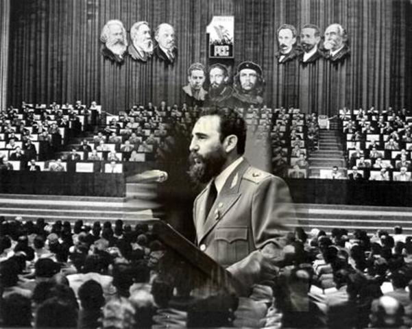 En la presentación del Comité Central del Partido. Teatro Chaplin