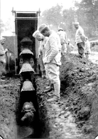 First trenches on the Western front are dug