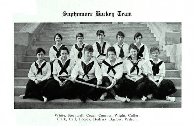 Sophomore Hockey Team, 1917-1918