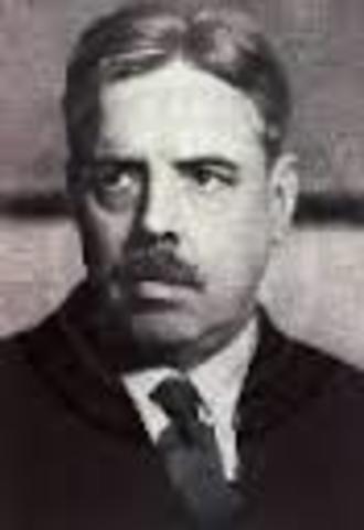 Nace Edward Thorndike