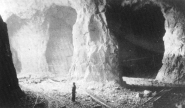 1880-х годов до конца 1930-х годов Рускеальское месторождение разрабатывалась на щебень и известь финским акционерным обществом «Рускеала мармор».