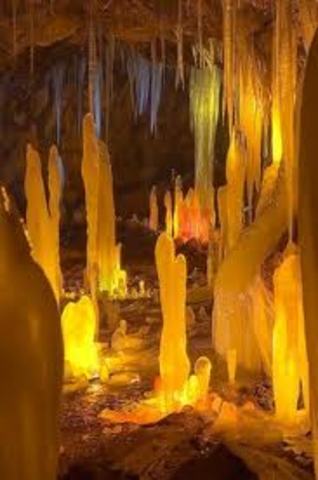 Горный парк глазами спелеологов и дайверов представлен на выставке "Рускеала: тайна глубины"