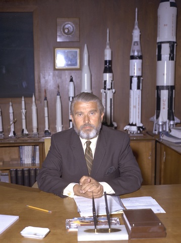 Wernher Von Braun dies in tragic accident.