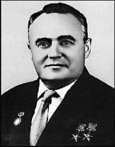 Sergei Korolev makes a breakthrough in his research