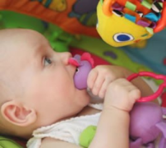 0-2 возрастная категория. Сенсомоторная стадия.