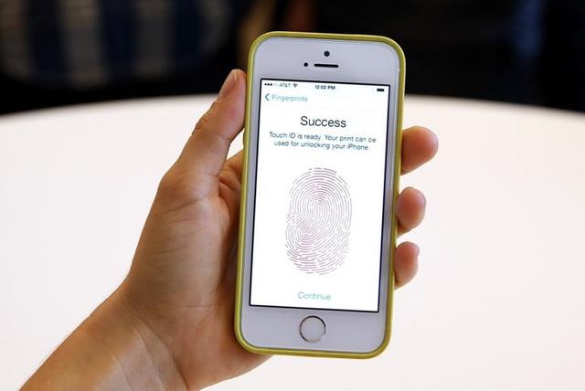 iPhone 5S – Released September 20, 2013