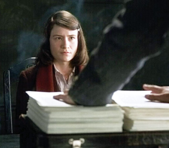 Mohr verhört Sophie zum ersten mal