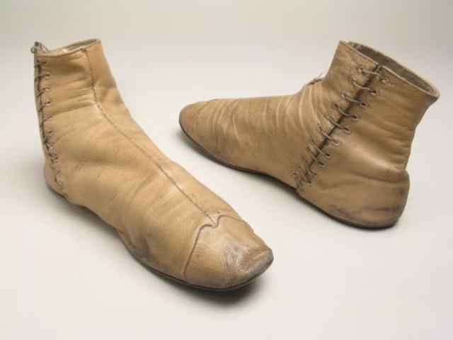 The Coburg or Oxonian Ankle Boots