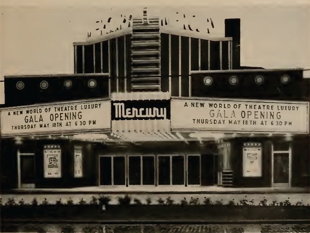 Fundación de su primer teatro