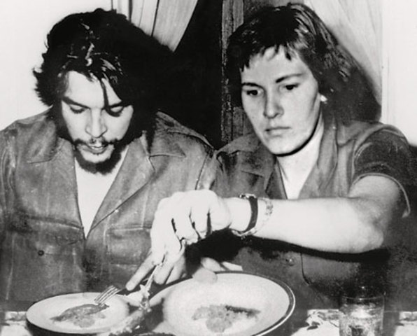 Se casa con Hilda Gadea