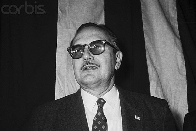 Se instala el gobierno revolucionario