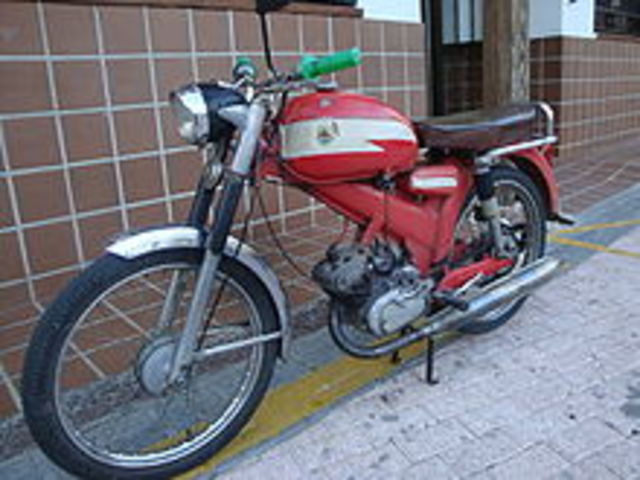 Motocicleta Derbi. 49 cc.