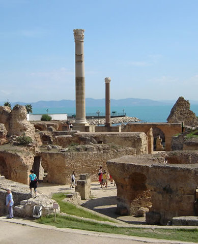 San Agustin se traslada a Tagaste, donde fundará un monasterio en el que permanecerá hasta el año 391