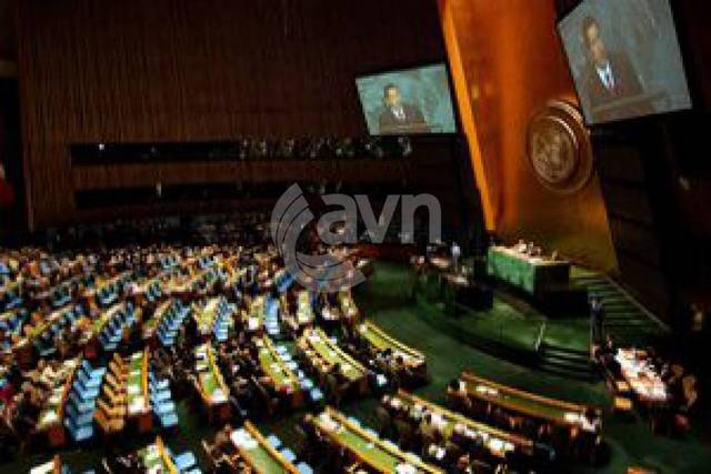 secretario General de Naciones Unidas, quien logró sentar a las partes en Nueva York