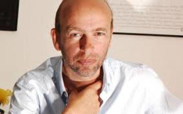 Eric Fellner begins negotiations for film rights