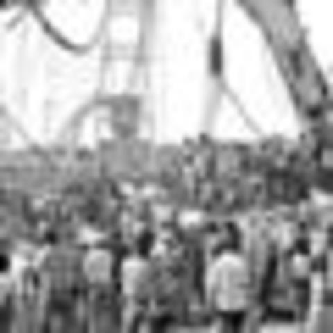 Dinamitado El Puente de Oro es destruido