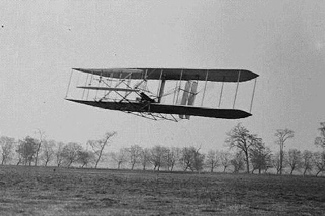 First Airplain flight