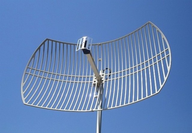 Instalación de Antena en Estación Repetidora Cortes