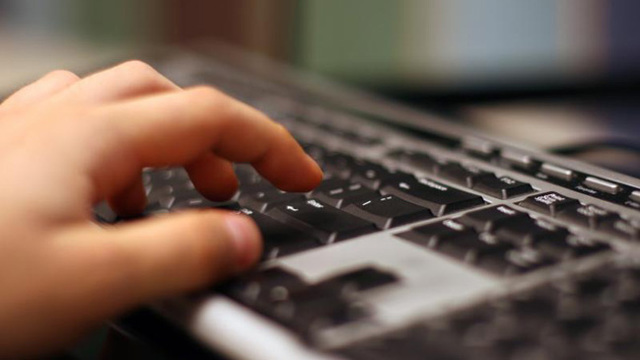 VICTOR LOPEZ PRIMERA VEZ CON UN COMPUTADOR