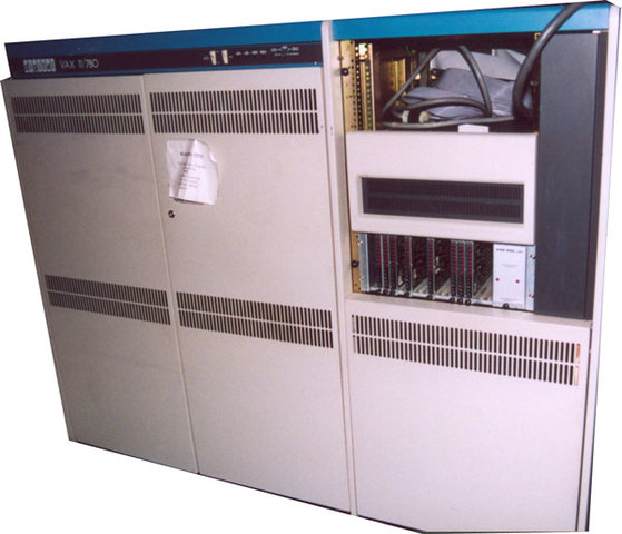 computadora portatil (1981 d.c)