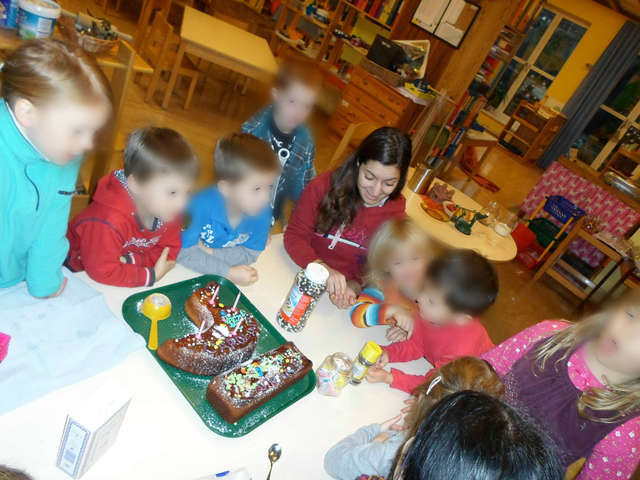 ΤΑ ΠΑΙΔΙΑ ΛΑΜΒΑΝΟΥΝ ΕΝΕΡΓΟ ΡΟΛΟ ΣΤΙΣ ΠΡΟΕΤΟΙΜΑΣΙΕΣ ΤΩΝ ΓΕΝΕΘΛΙΩΝ