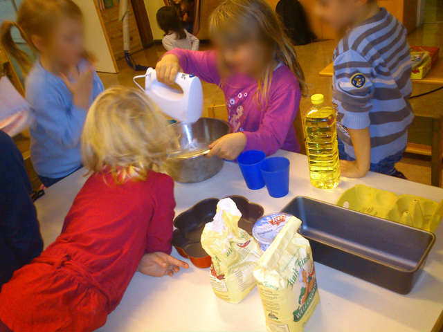 ΤΑ ΠΑΙΔΙΑ ΔΗΜΙΟΥΡΓΟΥΝ ΜΟΝΑ ΤΟΥΣ ΤΗ ΠΡΟΣΩΠΙΚΗ ΤΟΥΣ ΤΟΥΡΤΑ