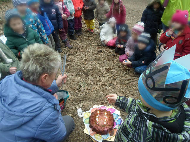ΤΑ ΞΕΧΩΡΙΣΤΑ ΓΕΝΕΘΛΙΑ ΣΤΟ ΔΑΣΟΣ