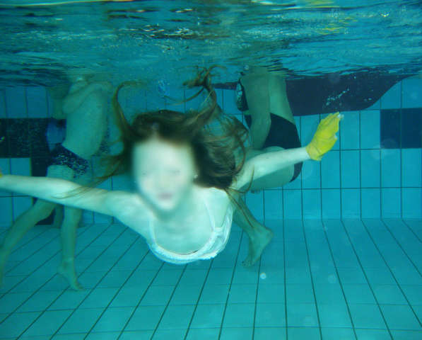 ΥΠΟΒΡΥΧΙΕΣ ΛΗΨΕΙΣ ΣΤΗ ΠΙΣΙΝΑ