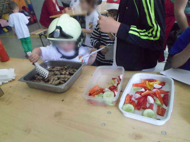 ΜΕΣΗΜΕΡΙΑΝΟ ΓΕΥΜΑ ΣΤΗΝ ΠΥΡΟΣΒΕΣΤΙΚΗ(Feuerwehr Göllersdorf)