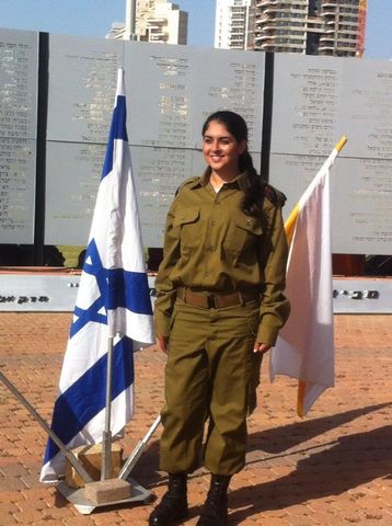 בת דודתי טל היתגיסה