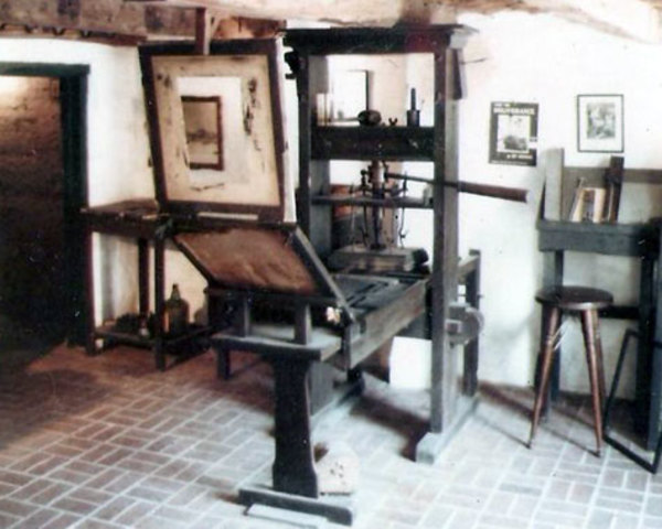 1450 Guttenberg invents the printing press
