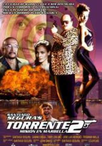 Arturo es actor en la película Torrente 2: Misión en Marbella
