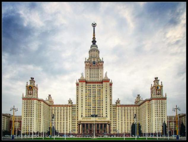 Начал обучение в  физико-математической школе-интернат № 18 имени А. Н. Колмогорова при МГУ.