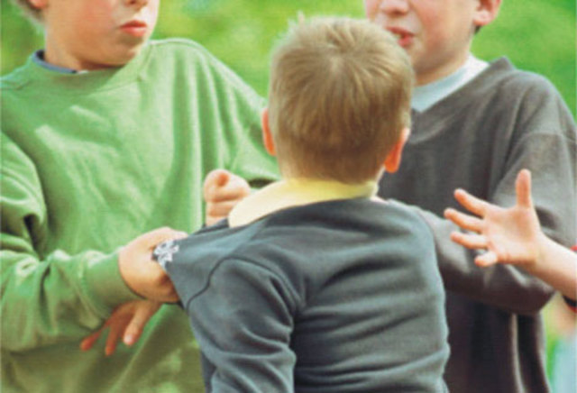 Suecia, Niño muere a causas de golpes