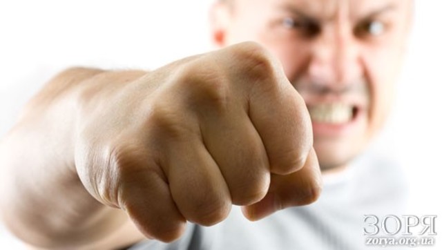 Во время съемки ДТП в присутствии ГАИ неизвестные избили журналиста «Зори» (ВИДЕО)