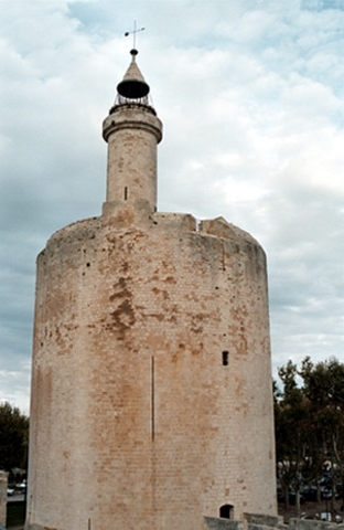 Henry IV issued the edict of Nantes